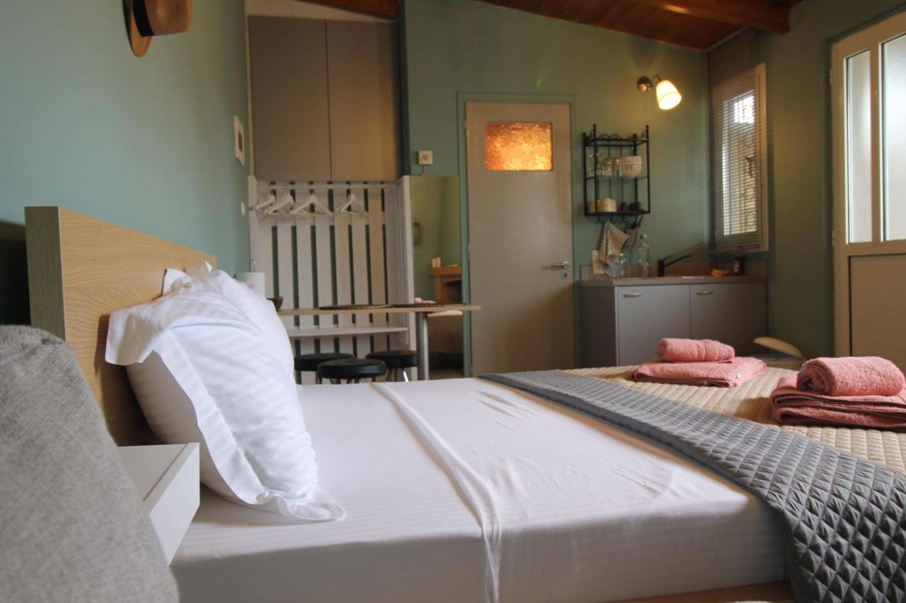 Pikinas Studios Near Ath Airport Markópoulon Zewnętrze zdjęcie